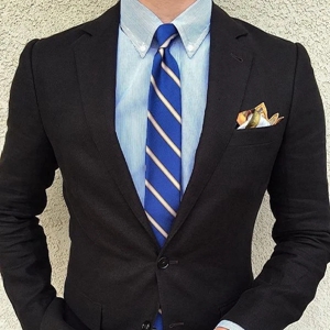 蓝色领带